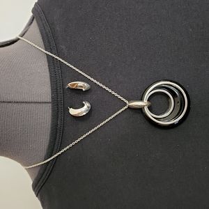 Avon Jet Plain Simple Pendant Gift Set